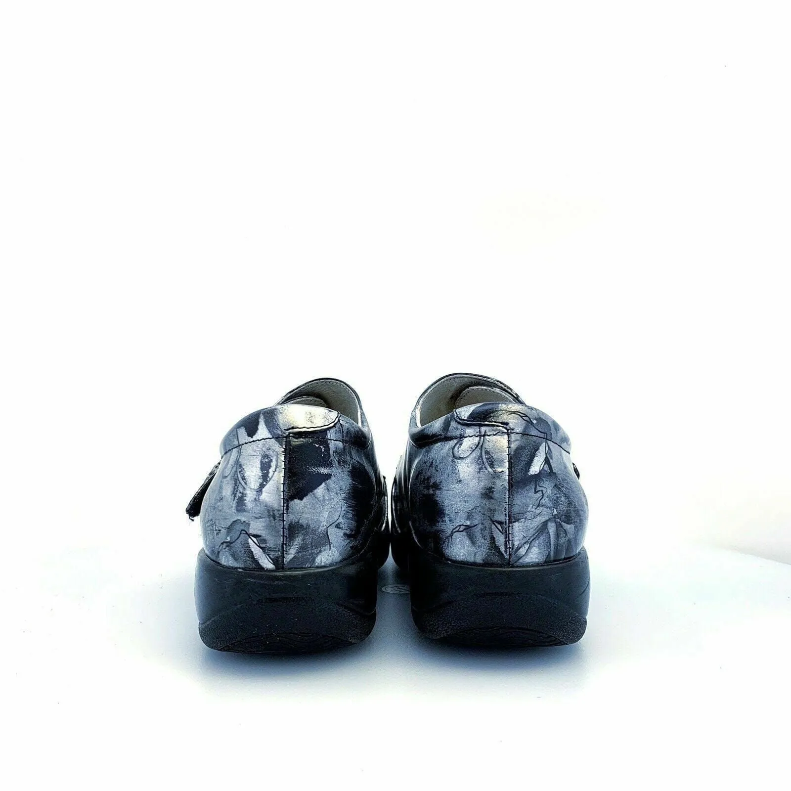 Alegria | Kaitlyn Mary Jane Womens Shoes| Size: 40 | Color: Silver / Black Patina | Pre-Owned