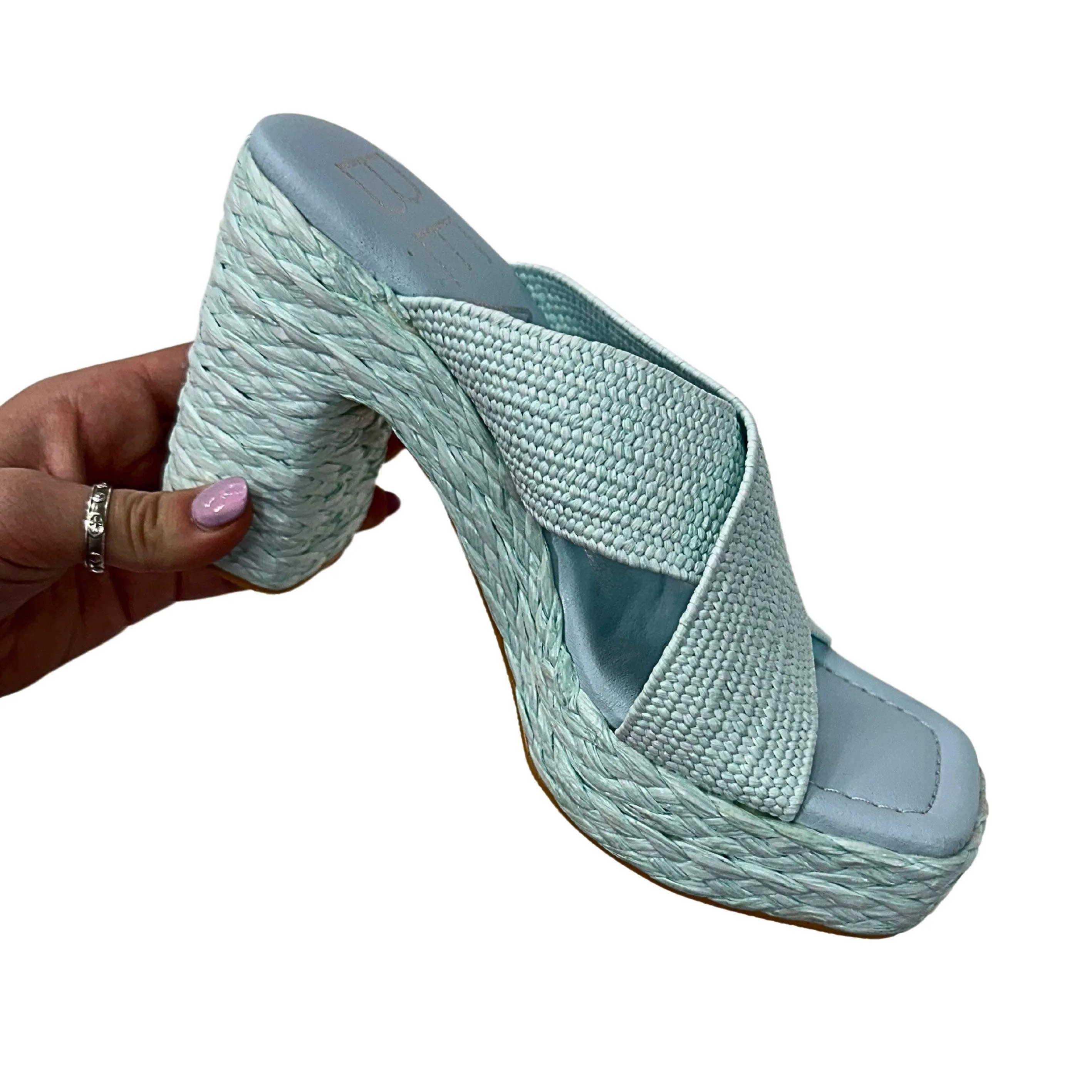 Caravan Aqua Heel