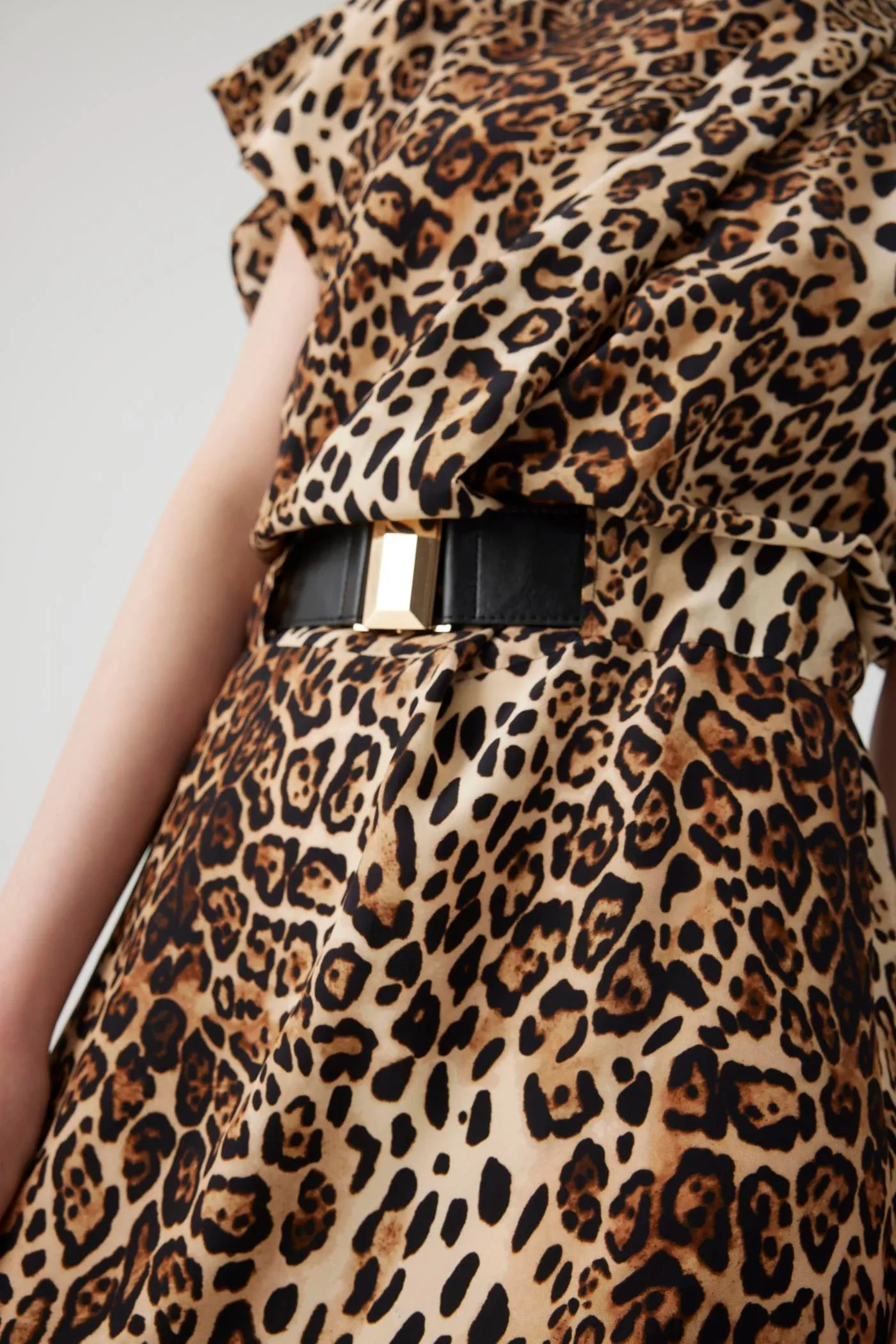 Exquise Alda Belted Bat Wing Sleeve Leopard Print Midi Dress