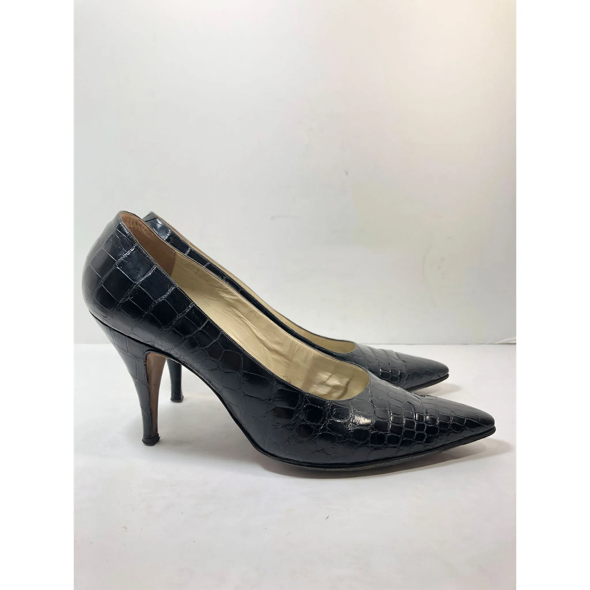 HERBERT LEVINE Black Alligator Pumps Size 8