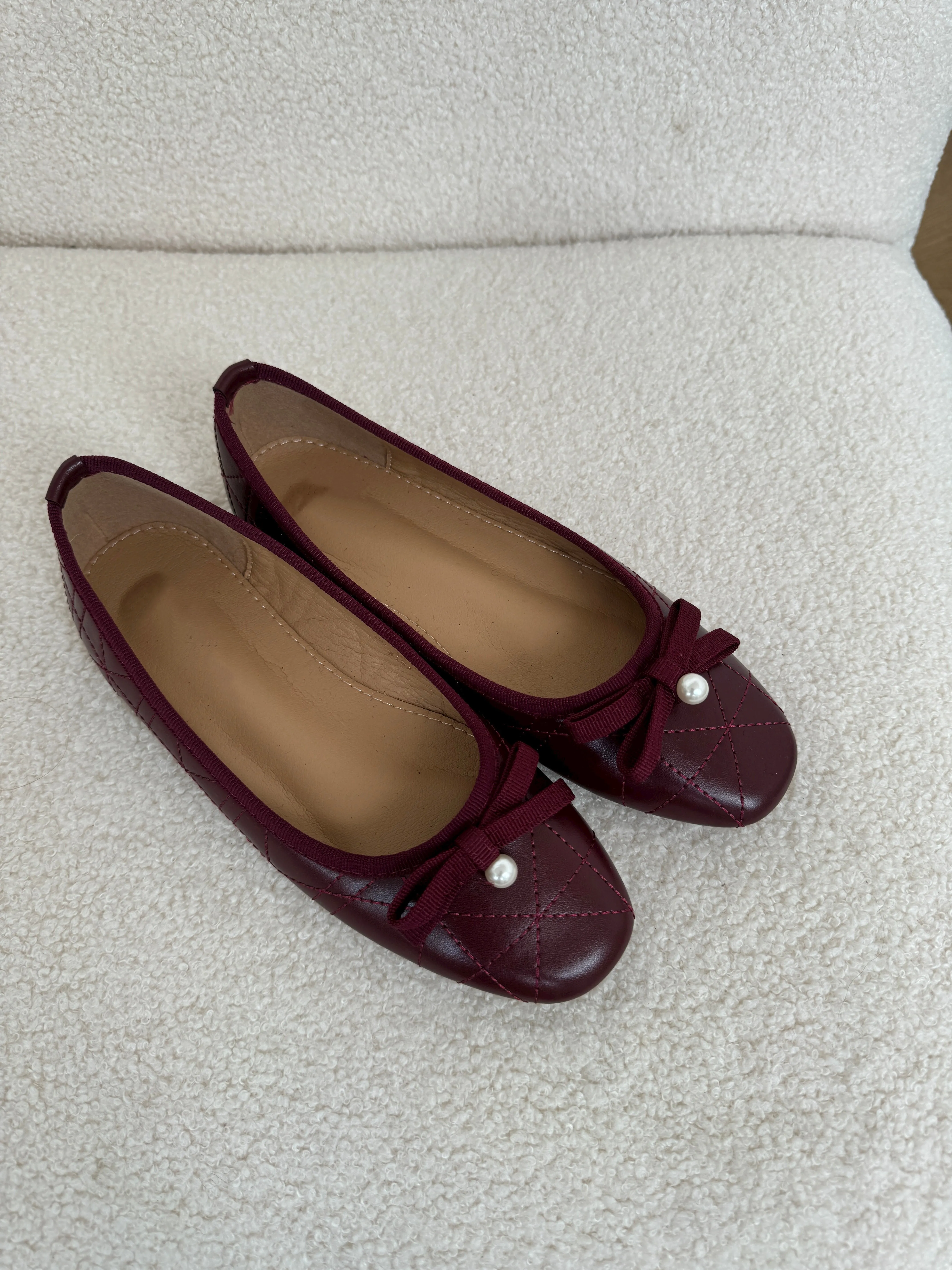 ria ballet flats in burgundy